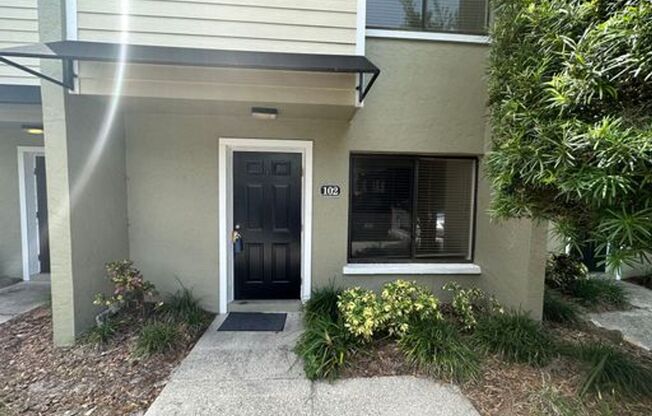 2 bed 1.5 Bath I2 Story Townhouse In Gated Community In Bradenton!