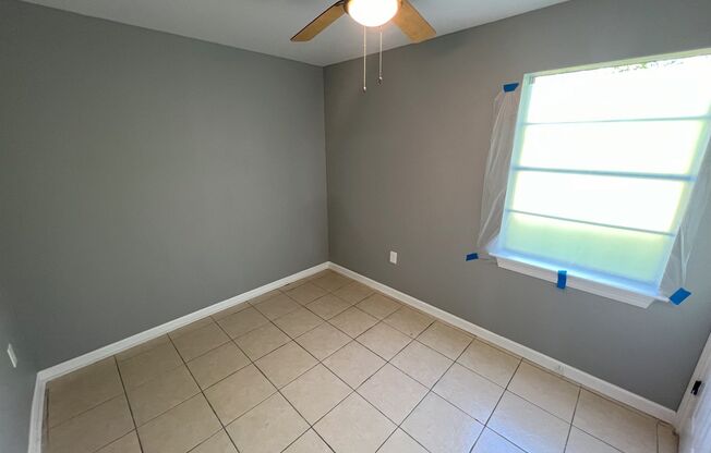 3 beds, 1 bath, 1,200 sqft, $950, Unit A