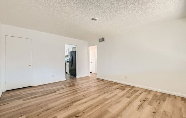 2 beds, 1 bath, $950