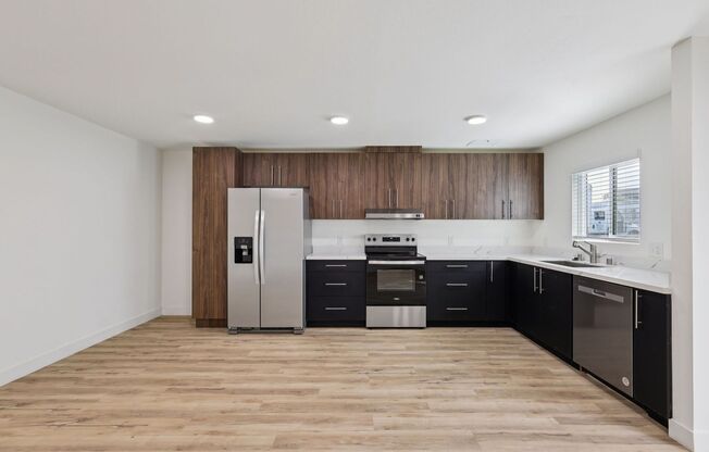2 beds, 2 baths, 975 sqft, $2,722, Unit 110
