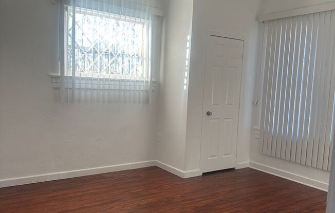 3 beds, 1 bath, $2,099