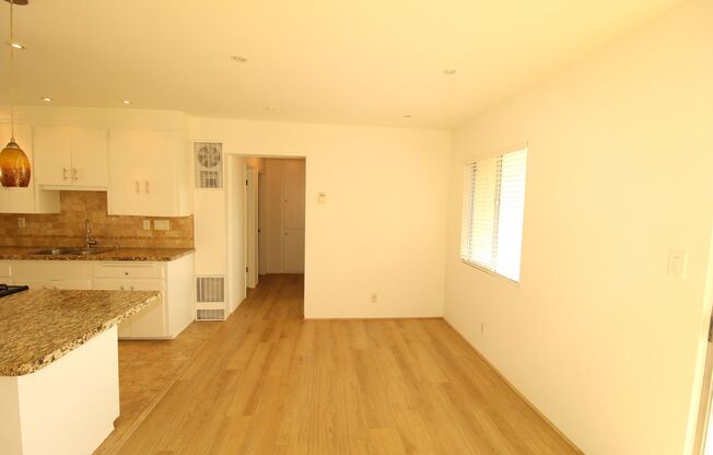 2 beds, 1 bath, $2,300