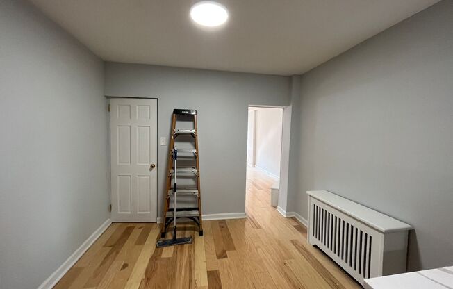 3 beds, 1 bath, $1,700