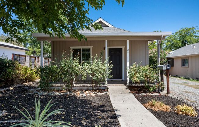 Gorgeous Upgraded home in Roseville