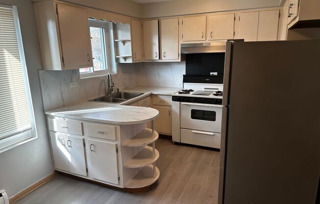 6788 N Sauganash