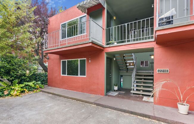 Spacious 1-Bedroom Apartment in South Shattuck, Berkeley