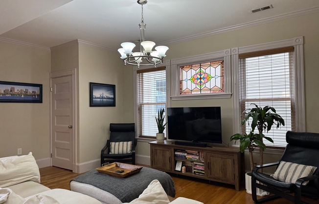 37 MT VERNON ST