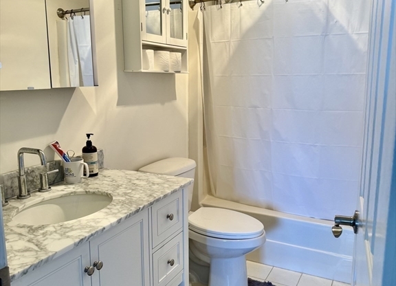 2 beds, 2 baths, 1,206 sqft, $3,000, Unit 402