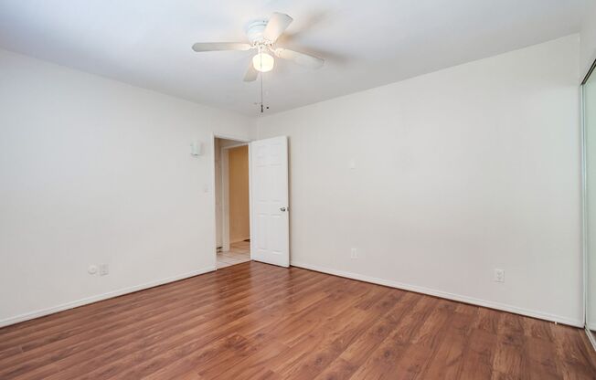 2 beds, 1 bath, 850 sqft, $2,450, Unit 10