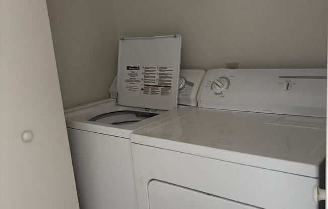 2 beds, 2 baths, 900 sqft, $2,200, Unit 08