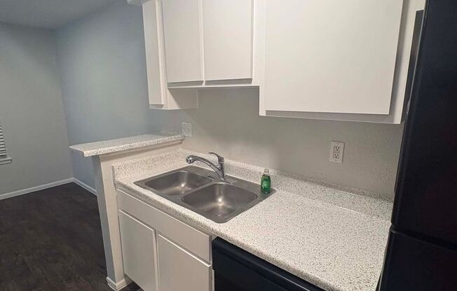 1 bed, 1 bath, 750 sqft, $1,095, Unit 01-0111