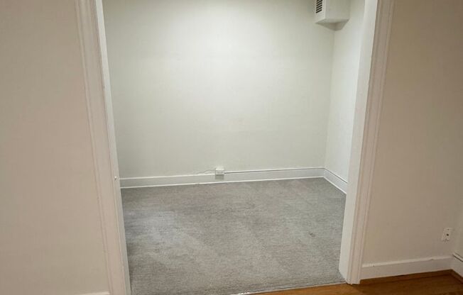 1 bed, 1 bath, 425 sqft, $1,646, Unit 219