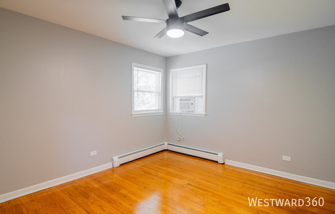 3249 N KEELER