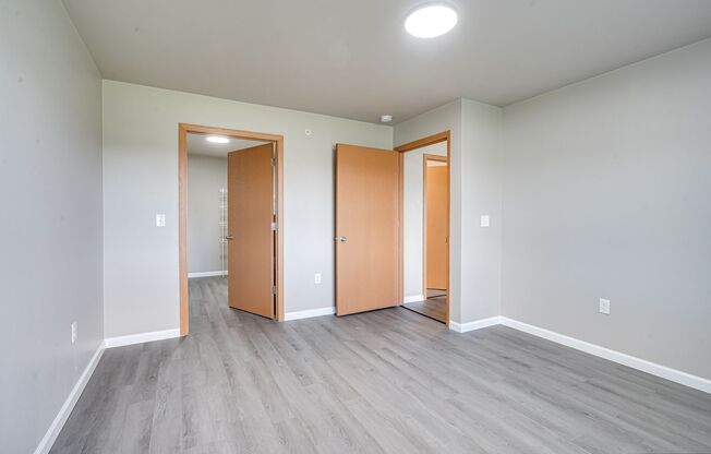 1 bed, 1 bath, 900 sqft, $1,099, Unit 01