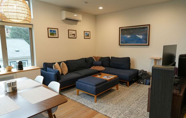 Bright Ballard Townhome – 2BR/2BA, 1,270 sf, Rooftop Deck + Parking