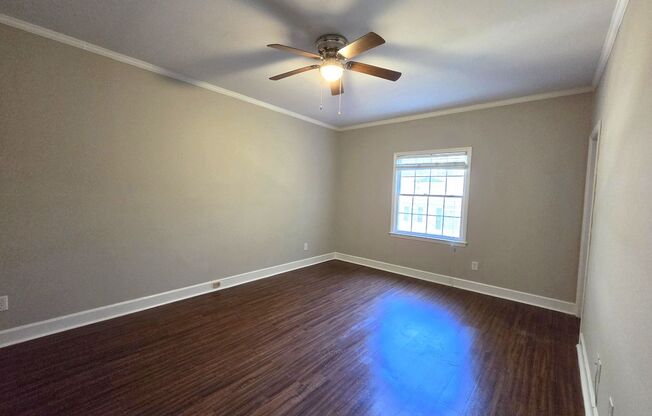 Adorable Two Bedroom in South Park!
