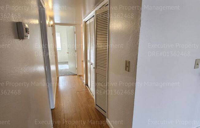 2 beds, 1 bath, $1,425, Unit B