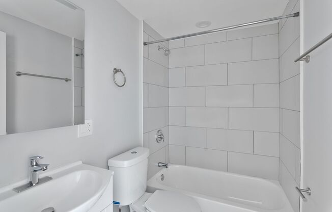 2 beds, 1 bath, 430 sqft, $1,875, Unit 3H