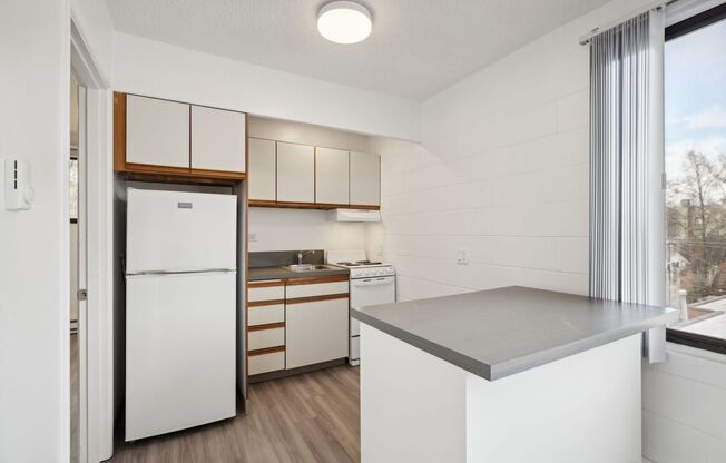 1 bed, 1 bath, 425 sqft, $1,425, Unit 605