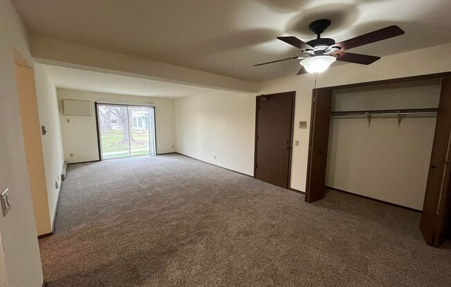 2 beds, 1 bath, 980 sqft, $1,750, Unit 7740CB