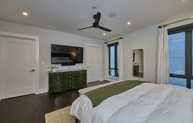 2 beds, 2 baths, 1,435 sqft, $6,990, Unit 501