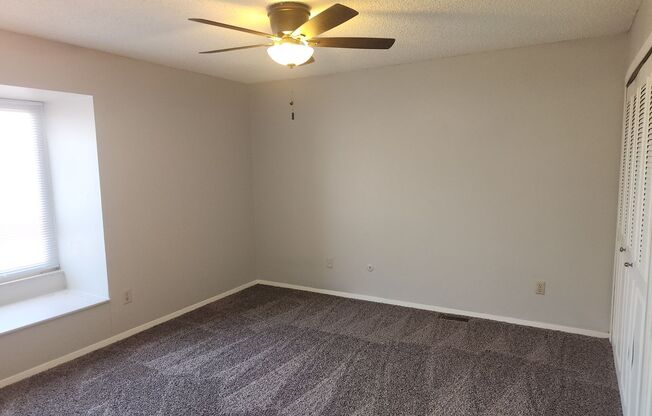 2 beds, 1 bath, $1,250, Unit C