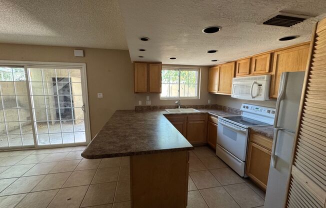 Centrally located 4 bedroom townhome