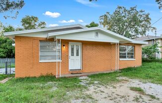 Spacious 4BR Home with Open Floor Plan Near Downtown Tampa!