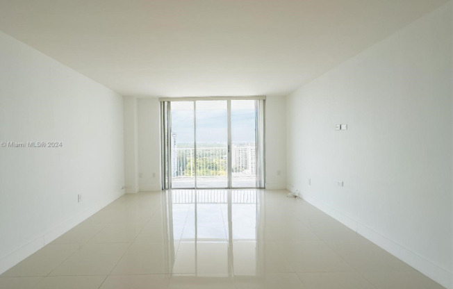 2851 NE 183rd St Apt 1818