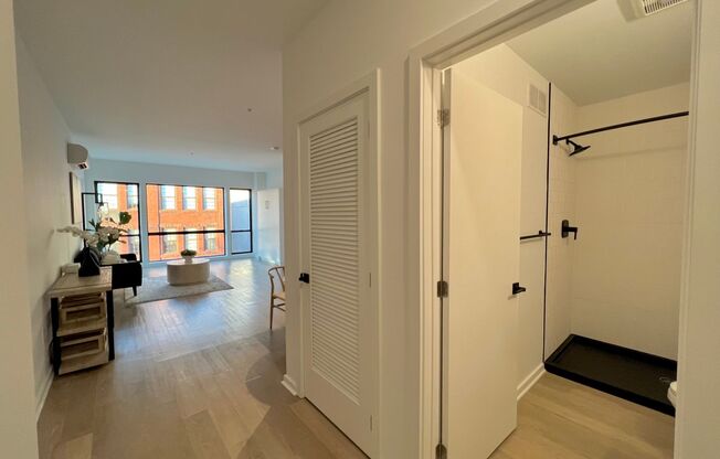 Studio, 1 bath, 345 sqft, $1,590