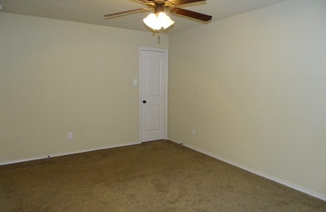 3 beds, 2.5 baths, $1,695