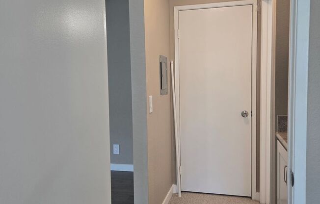1 bed, 1 bath, 640 sqft, $1,995, Unit 648 - 71