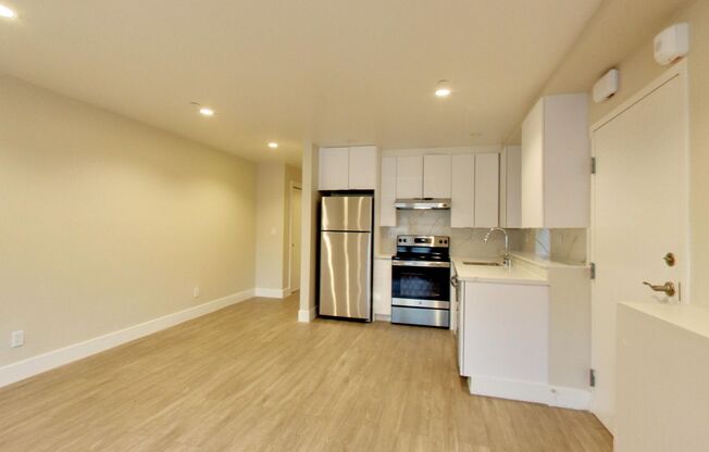 1 bed, 1 bath, $2,695, Unit A