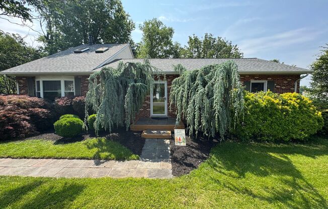 Beautiful 3 Bed 2.5 Bath Single Family Home On Large Private Lot In Manassas