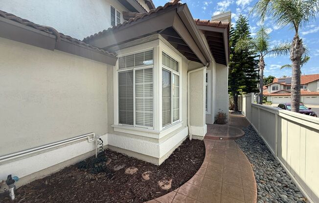 LOCATION LOCATION!! 4BR/3BA Townhome in Desirable Mira Mesa/Sorrento Valley
