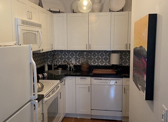 211 NEWBURY ST