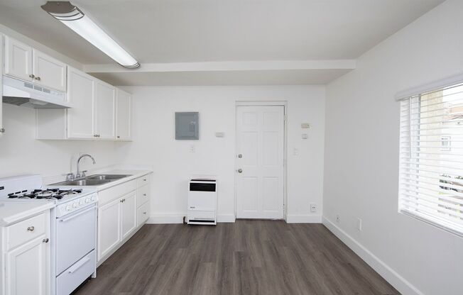 Studio, 1 bath, $1,625, Unit N