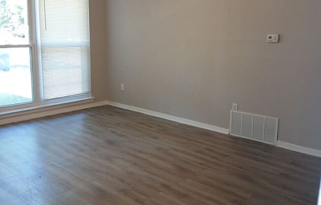 3 beds, 1 bath, $1,500