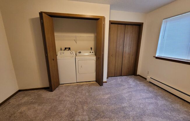 Great Marion Location. 2 bedroom 1 bath, heat and water paid