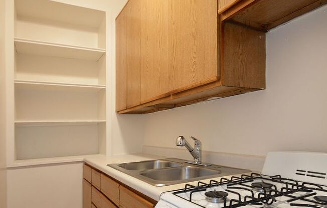 1 bed, 1 bath, 410 sqft, $875, Unit 22 - 29