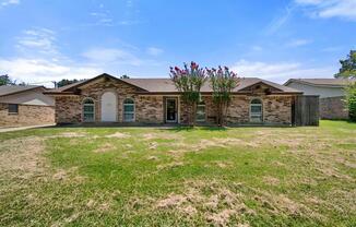 4 beds, 2 baths, 2,019 sqft, $2,450