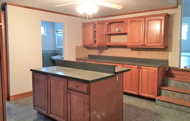 Mt. Washington house, 3 bedroom 2 1/2 bath house with great kitchen, yard, laundry June 1st
