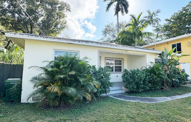 Newly Renovated 4-2 Near Downtown & Beach