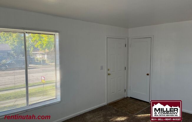 Cute 2 bedroom Duplex For Rent!!