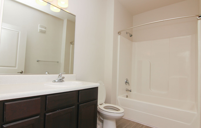 1 bed, 1 bath, 826 sqft, $1,349