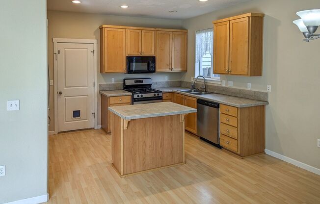 Two Story Salem Home with Washer/Dryer, Attached Garage ~ Glacier View 1382