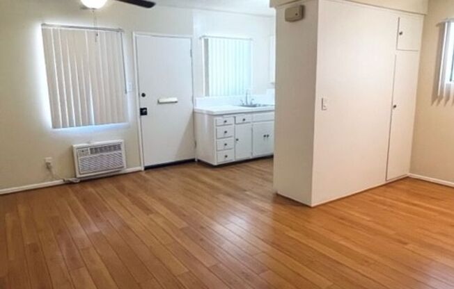 1 bed, 1 bath, $1,795, Unit 08