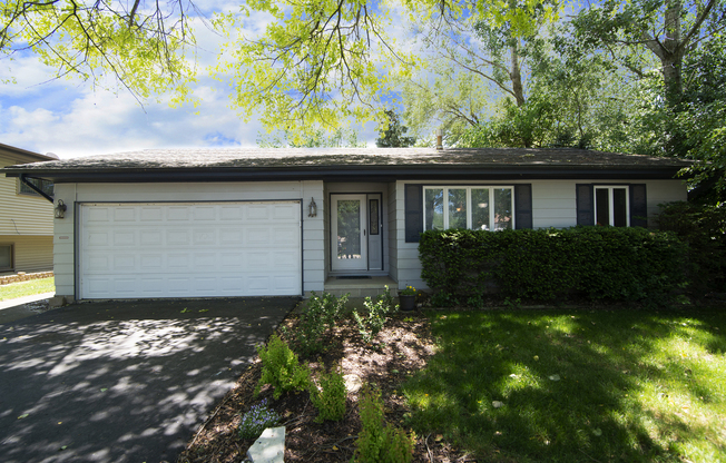 421 ROBINHOOD DR
