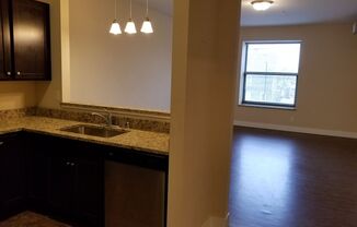 2 beds, 1 bath, $1,000, Unit 321