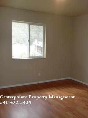 2 beds, 1 bath, $1,200, Unit Bass5269